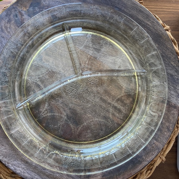 Anchor Hocking yellow Depression Glass divided lunch grill plate Cameo ballerina - Picture 3 of 5